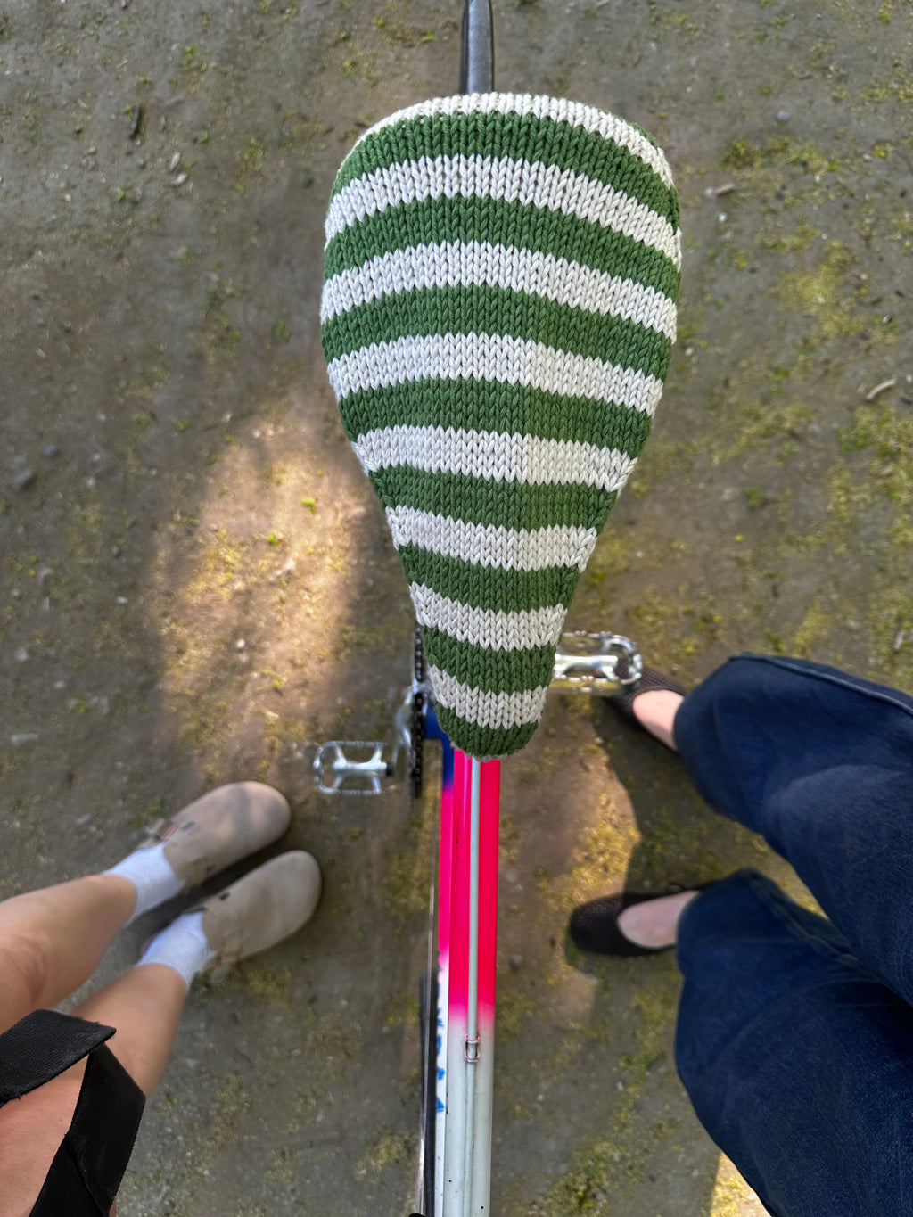 MenesLycka by Studio.Mene - Strickanleitung für Fahrradsattel Frühlings-Bike