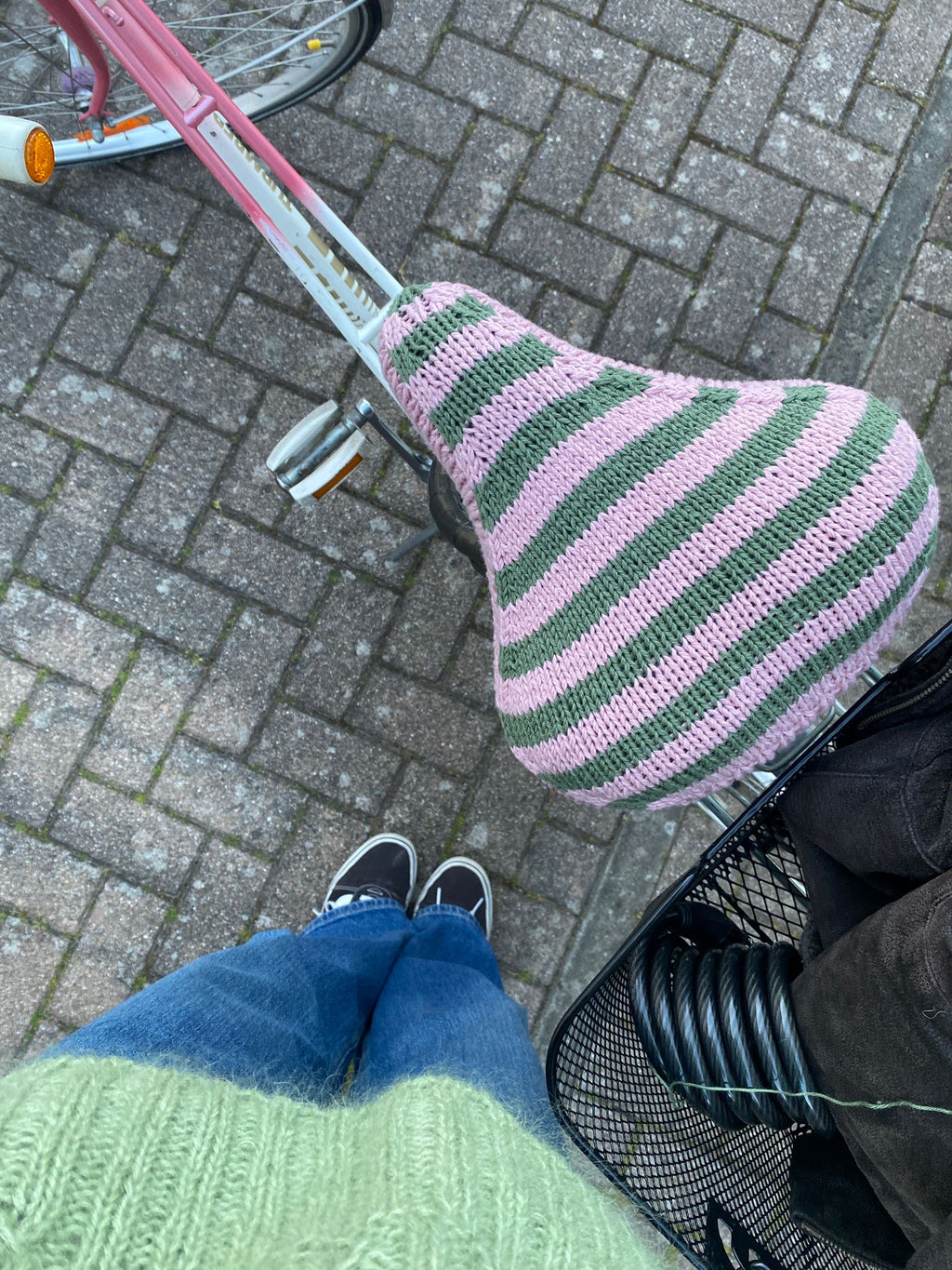 MenesLycka by Studio.Mene - Strickanleitung für Fahrradsattel Frühlings-Bike