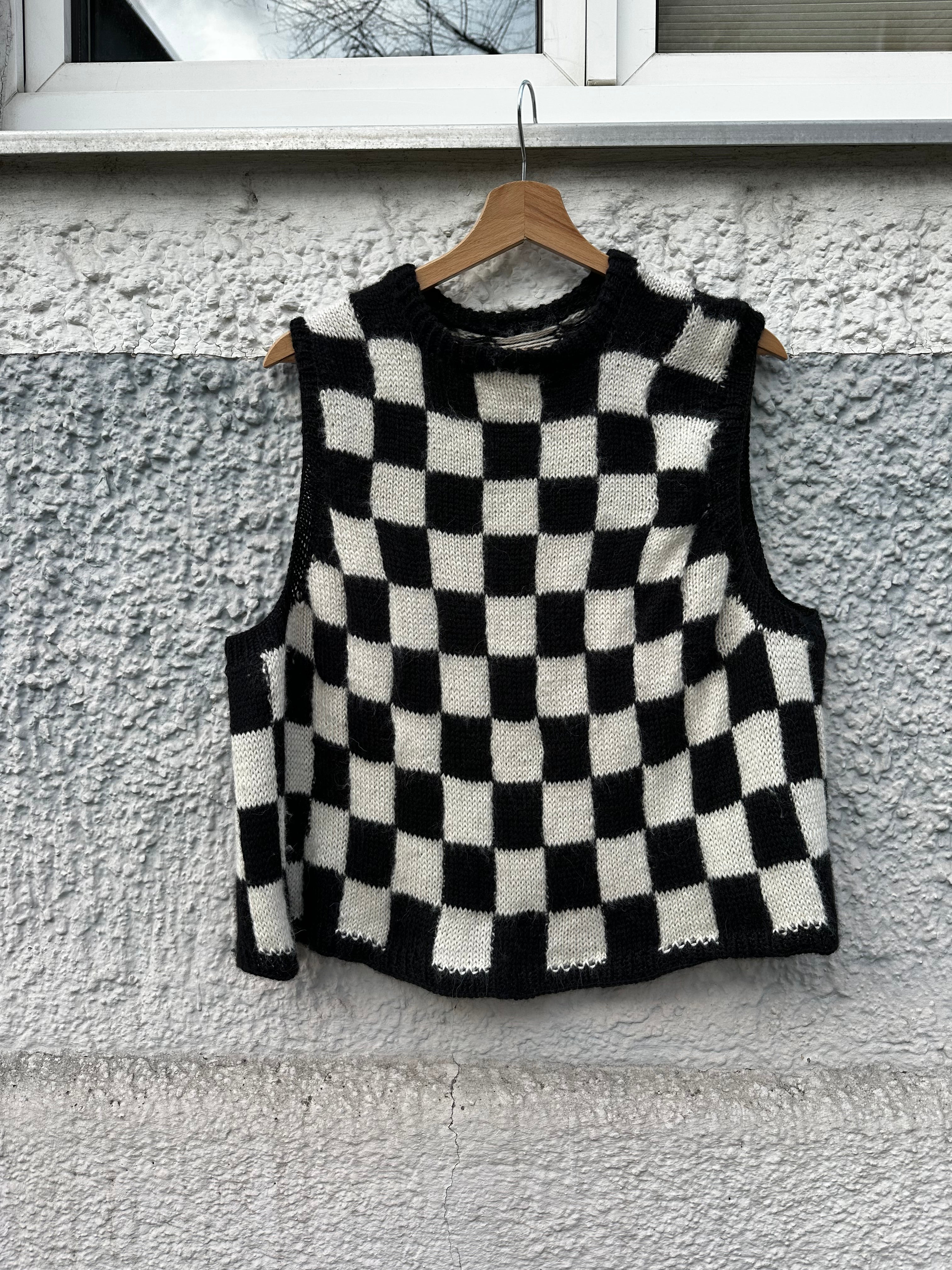MeneSlipover by Studio.Mene - Checkard Schachbrett Pullunder Oversize